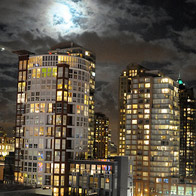 Photo of the Day: Full Moon Over Vancouver