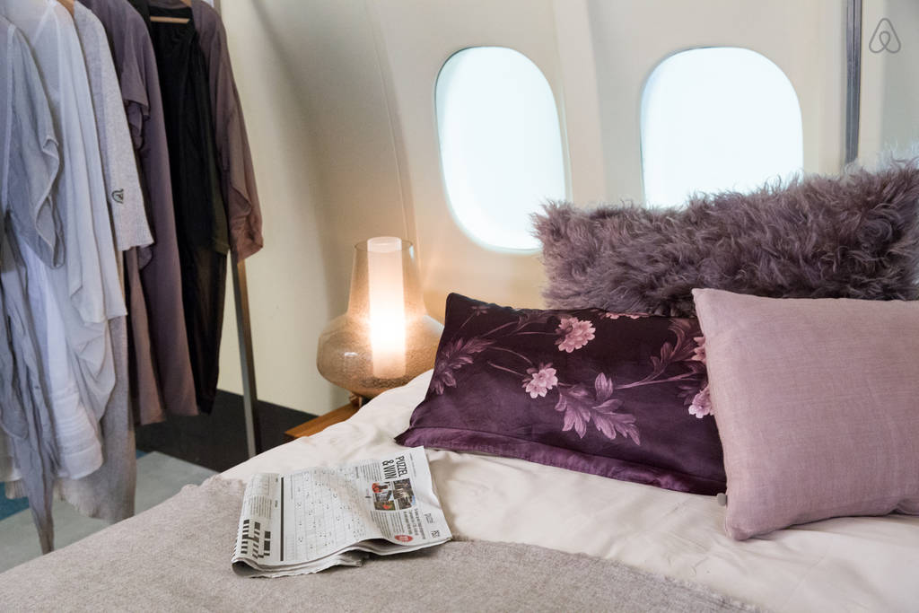 KLM Airplane Apartment -Bedroom